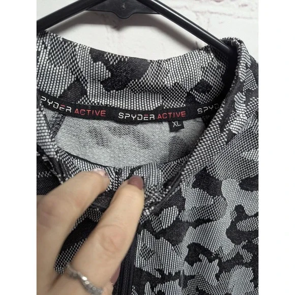 Spyder Active Womens Half Zip XL Black White Gray Cam Thumbholes Logo EUC 934 - Picture 2 of 7